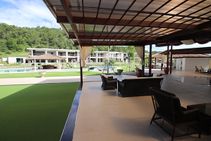 FH-lower_pool lounge